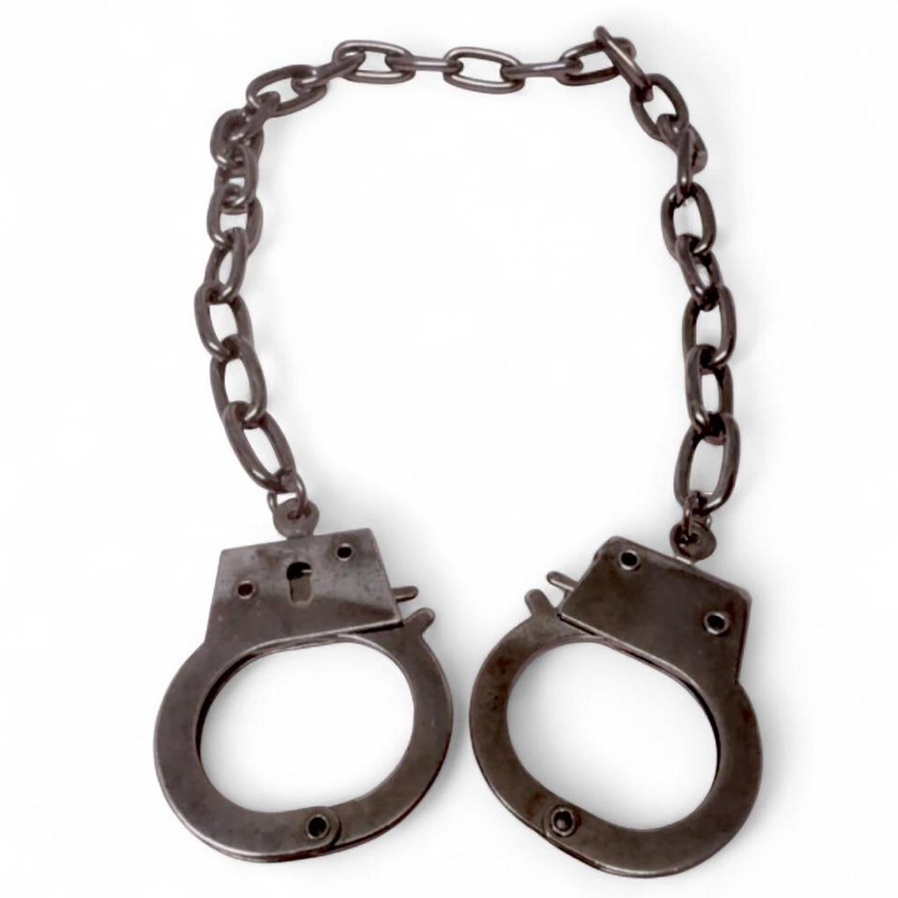 Tutuha Handcuff Choker